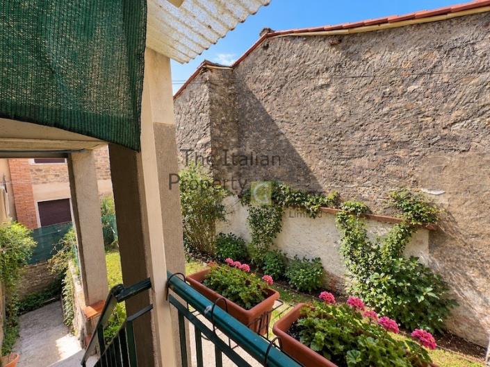 Image No.5-2 Bed House for sale