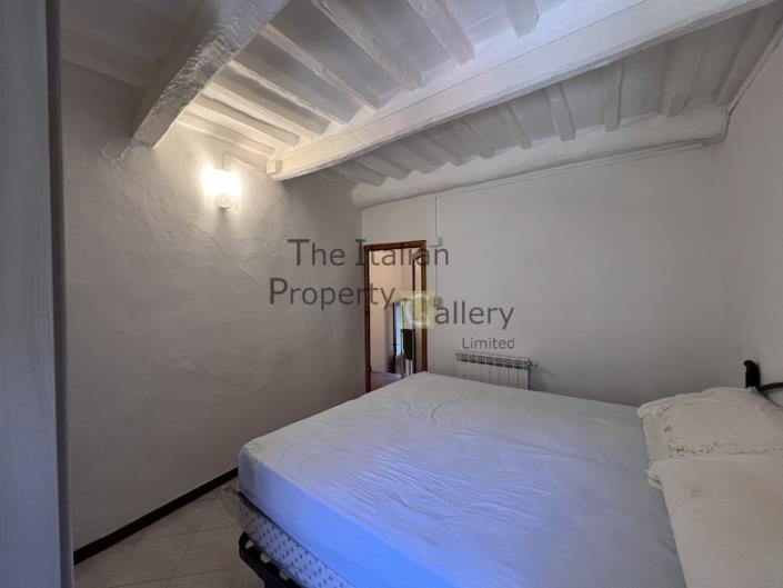 Image No.25-2 Bed House for sale