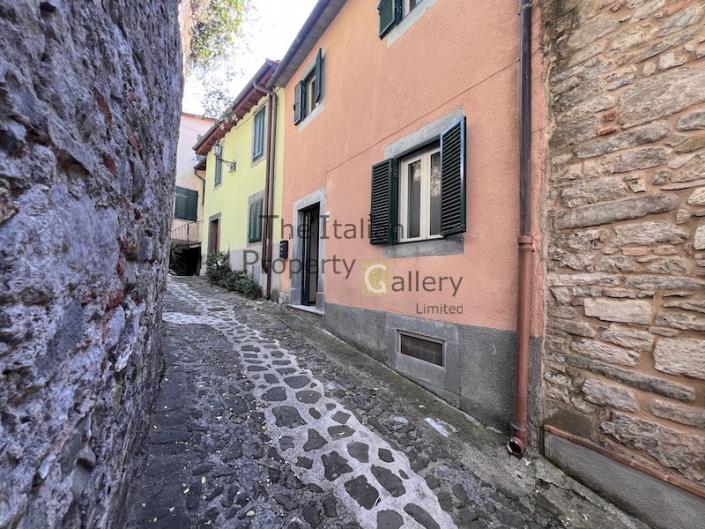 Image No.28-3 Bed House for sale