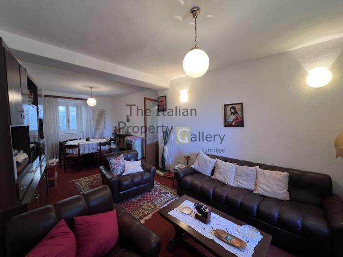 Image No.20-3 Bed House for sale