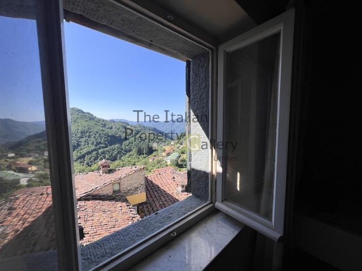 Image No.31-3 Bed House for sale