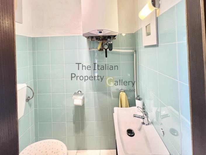 Image No.9-2 Bed House for sale