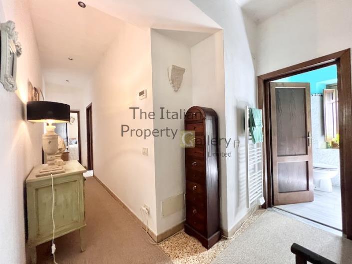 Image No.19-2 Bed House for sale
