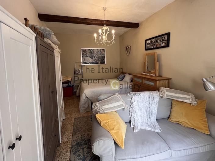 Image No.22-2 Bed House for sale