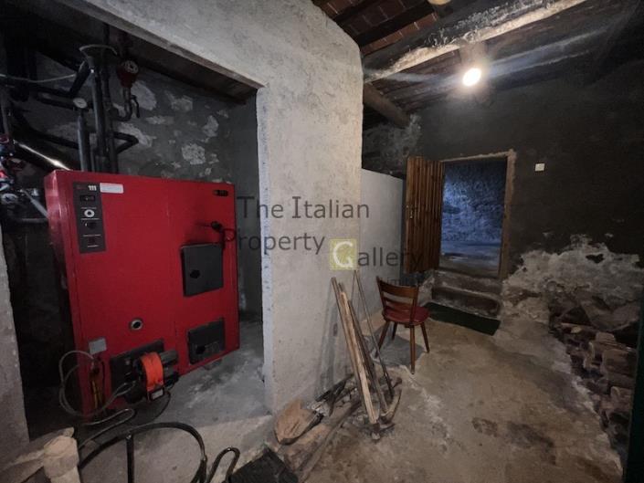 Image No.20-5 Bed House for sale