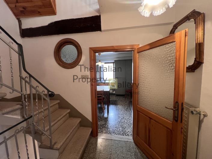 Image No.21-5 Bed House for sale