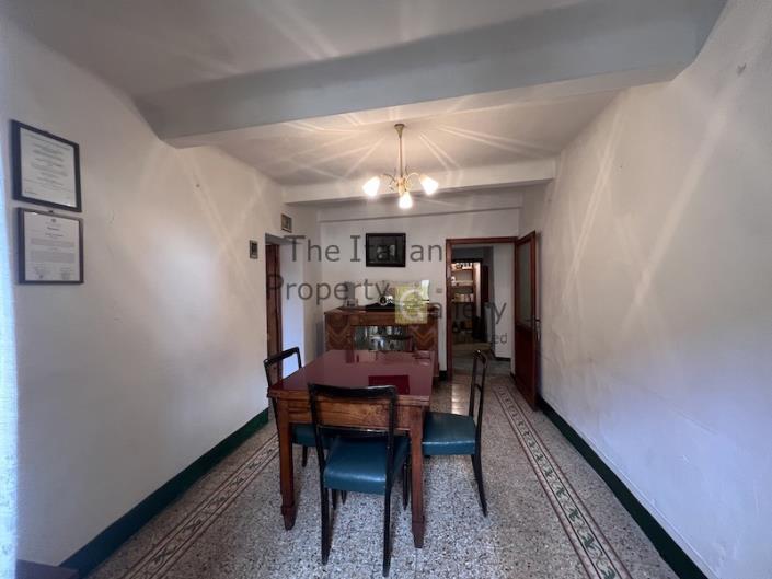 Image No.22-5 Bed House for sale