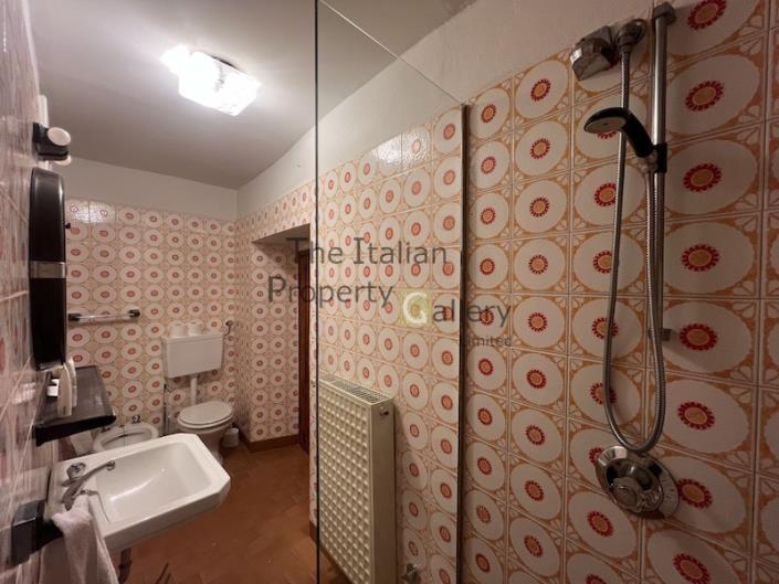 Image No.23-5 Bed House for sale