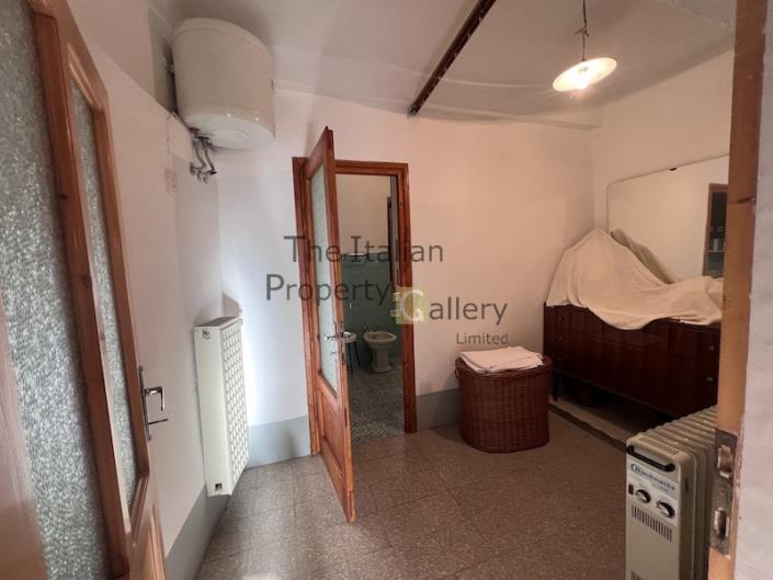 Image No.24-5 Bed House for sale