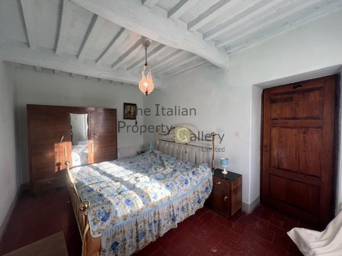 Image No.10-5 Bed House for sale