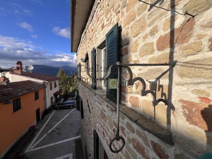 Image No.26-5 Bed House for sale