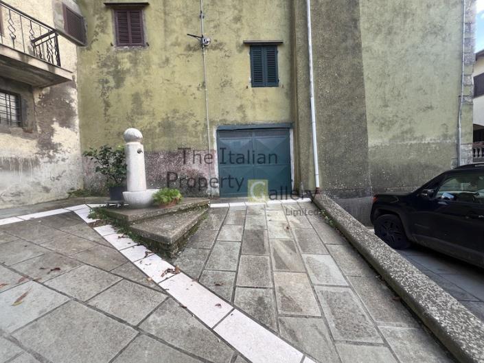 Image No.27-5 Bed House for sale