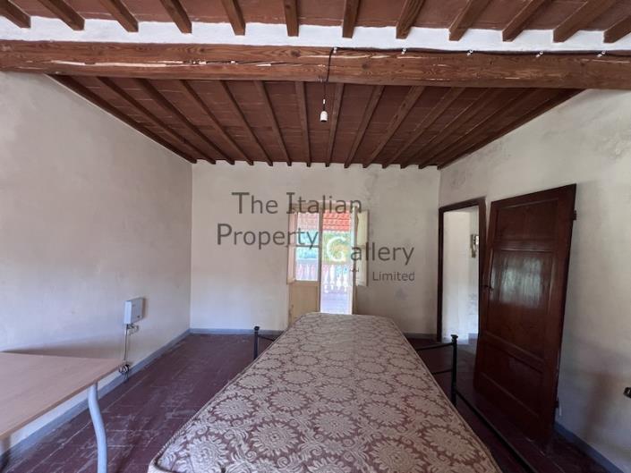Image No.5-5 Bed House for sale