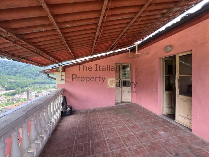Image No.17-5 Bed House for sale