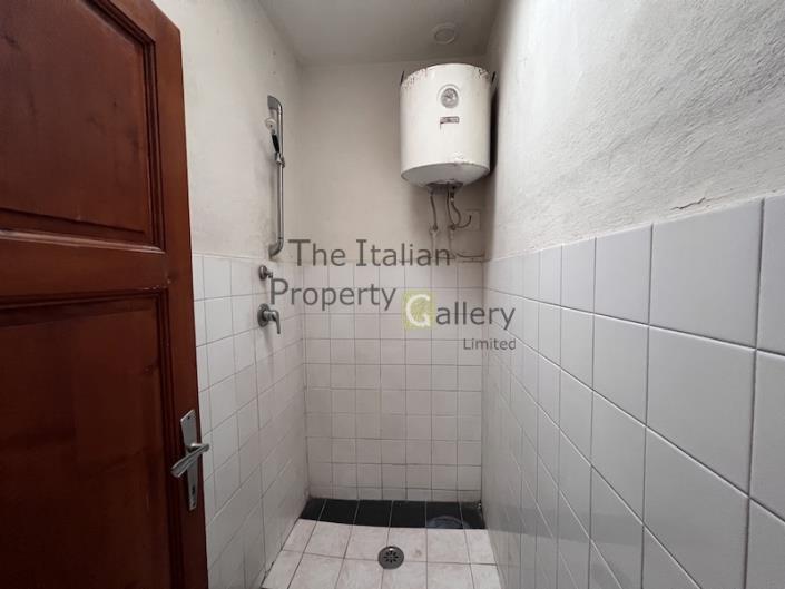 Image No.19-5 Bed House for sale