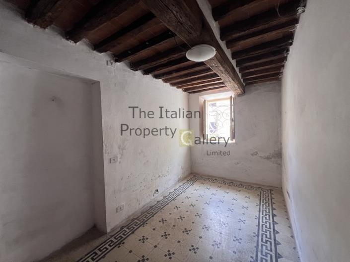 Image No.27-5 Bed House for sale