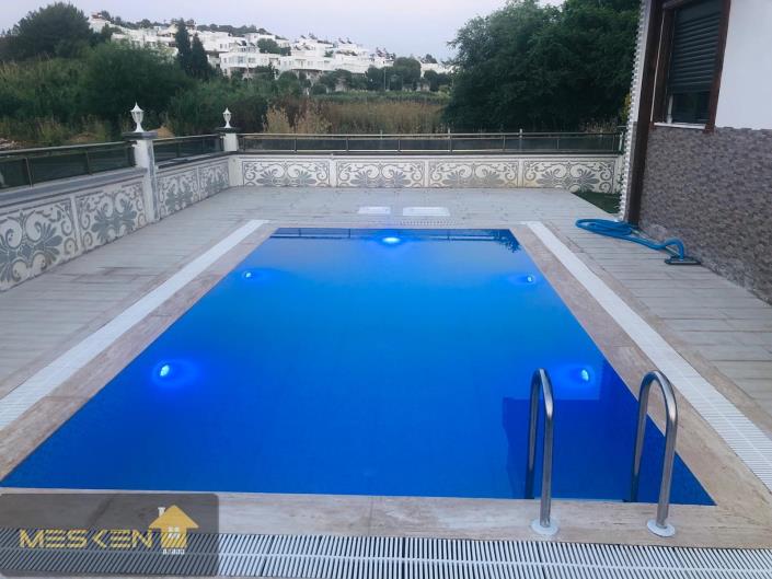 Image No.9-4 Bed Villa / Detached for sale