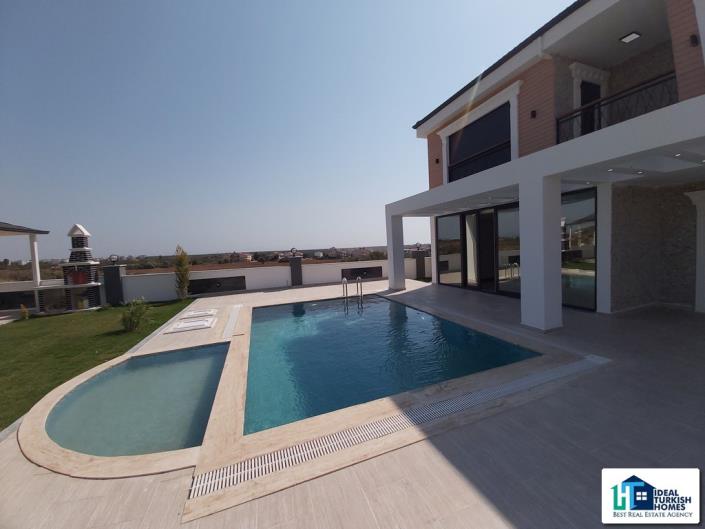 Image No.9-5 Bed Villa for sale