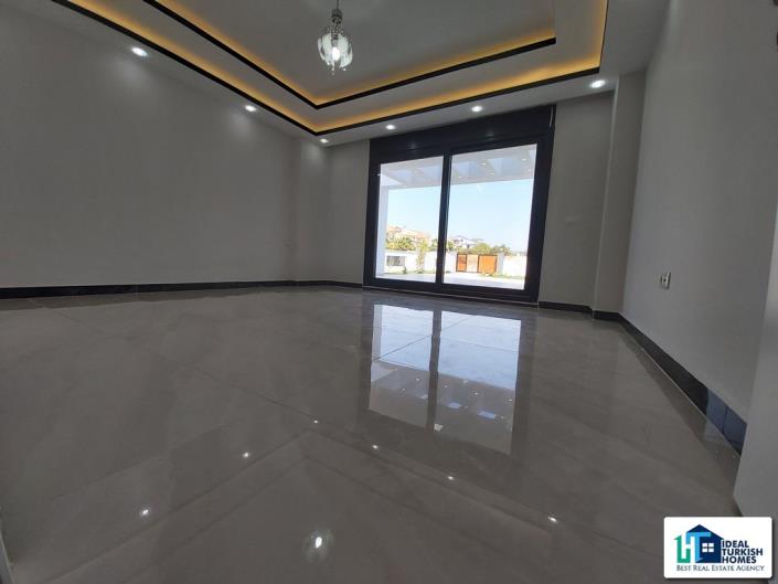 Image No.16-5 Bed Villa for sale