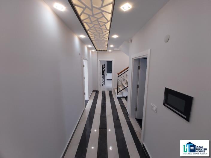 Image No.17-5 Bed Villa for sale