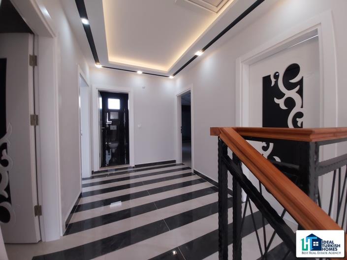 Image No.20-5 Bed Villa for sale