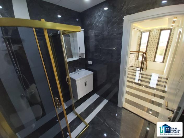 Image No.25-5 Bed Villa for sale