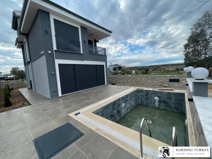 Image No.1-3 Bed Villa / Detached for sale