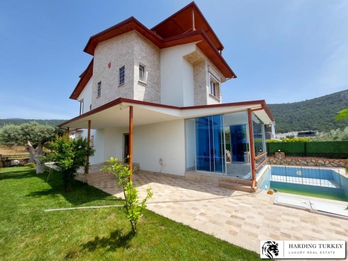 Image No.1-4 Bed Villa / Detached for sale