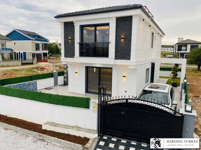 Image No.1-3 Bed Villa / Detached for sale