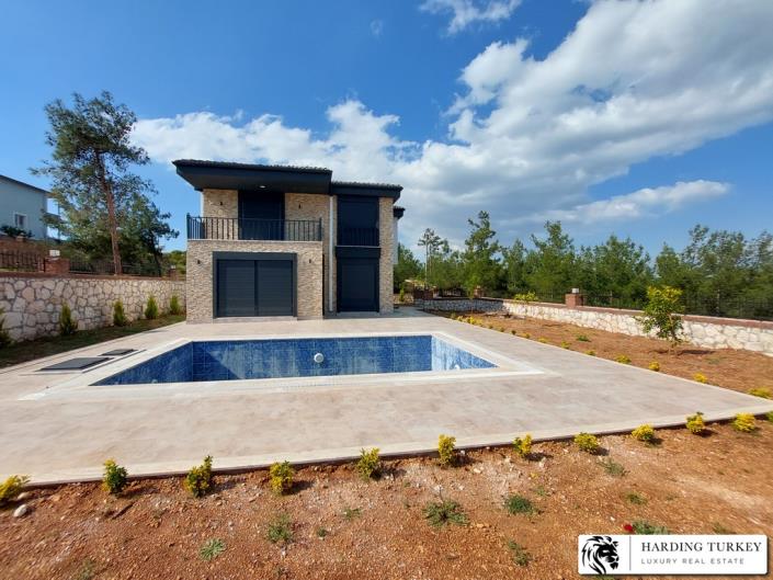 Image No.1-4 Bed Villa / Detached for sale