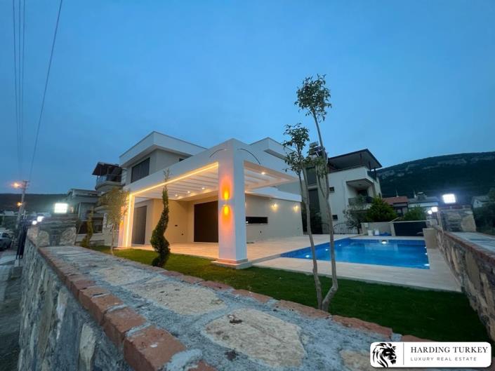 Image No.1-3 Bed Villa / Detached for sale