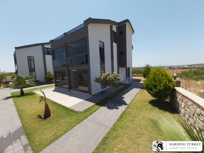 Image No.1-4 Bed Villa for sale