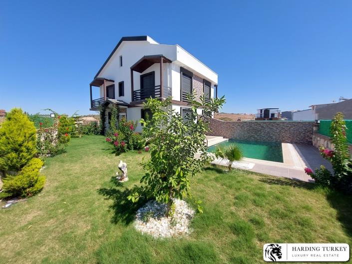 Image No.1-3 Bed Villa / Detached for sale