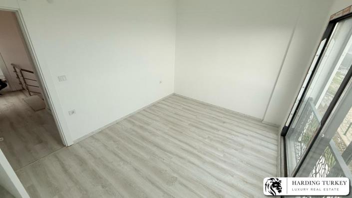 Image No.9-3 Bed Semi-Detached for sale