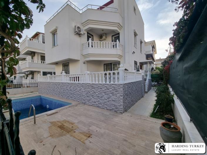 Image No.1-Villa / Détaché de 4 chambres à vendre à Altinkum