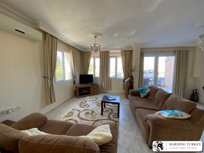 Image No.10-4 Bed Semi-Detached for sale