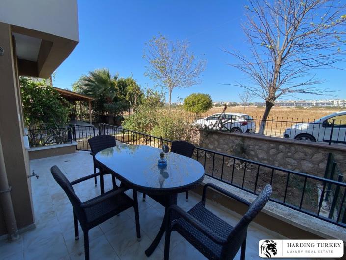 Image No.14-4 Bed Semi-Detached for sale