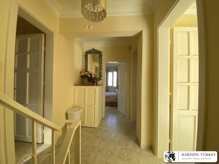 Image No.19-4 Bed Semi-Detached for sale