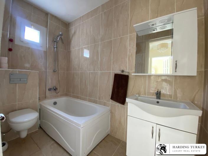 Image No.32-4 Bed Semi-Detached for sale