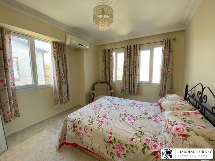 Image No.33-4 Bed Semi-Detached for sale