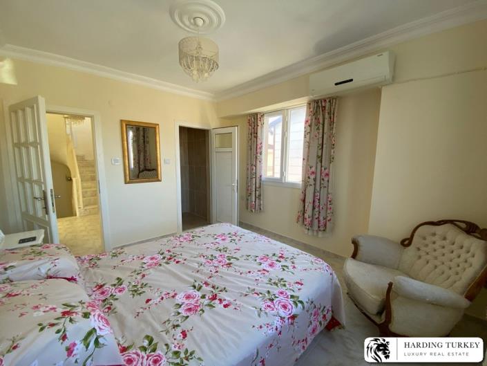 Image No.34-4 Bed Semi-Detached for sale