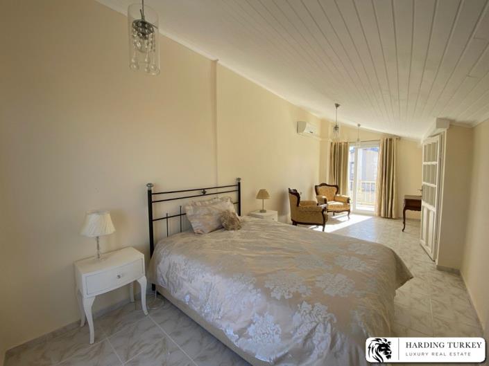 Image No.39-4 Bed Semi-Detached for sale