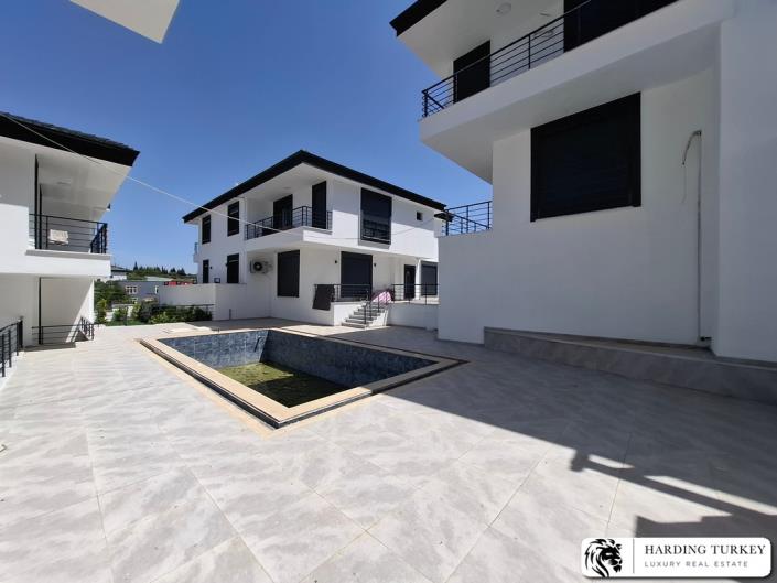 Image No.2-3 Bed Semi-Detached for sale