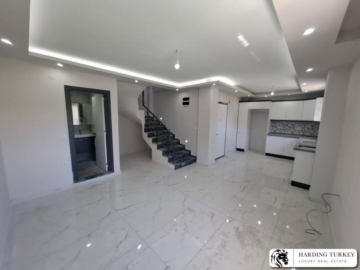 Image No.9-3 Bed Semi-Detached for sale