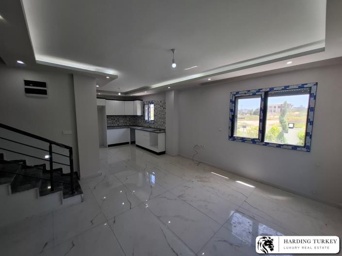 Image No.10-3 Bed Semi-Detached for sale