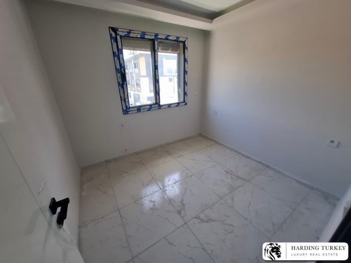 Image No.21-3 Bed Semi-Detached for sale