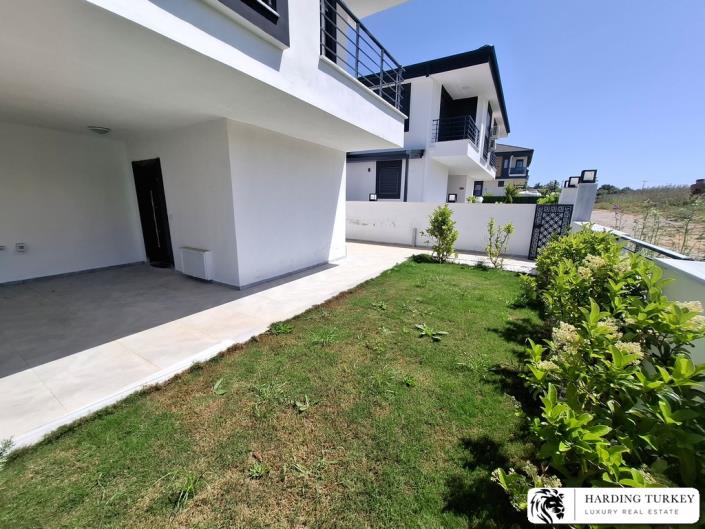 Image No.28-3 Bed Semi-Detached for sale