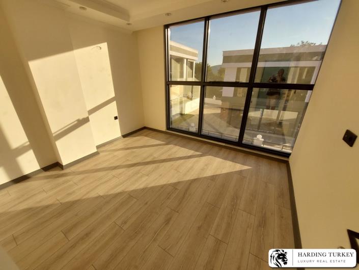 Image No.15-3 Bed Villa / Detached for sale