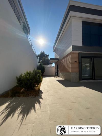 Image No.19-3 Bed Villa / Detached for sale