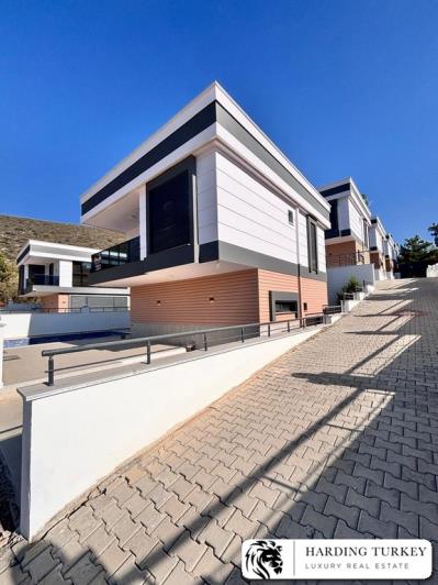 Image No.28-3 Bed Villa / Detached for sale